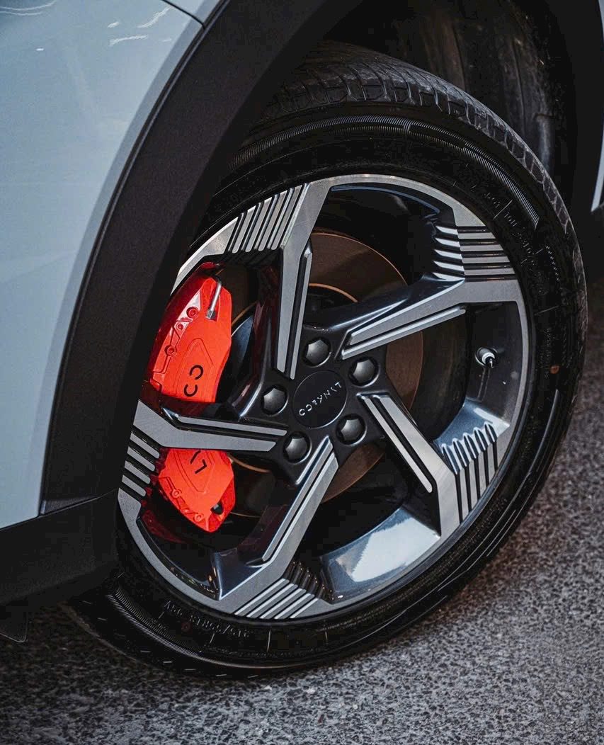 ỐP BREMBO TRANG TRÍ MÁ PHANH CHO XE LYNK&CO