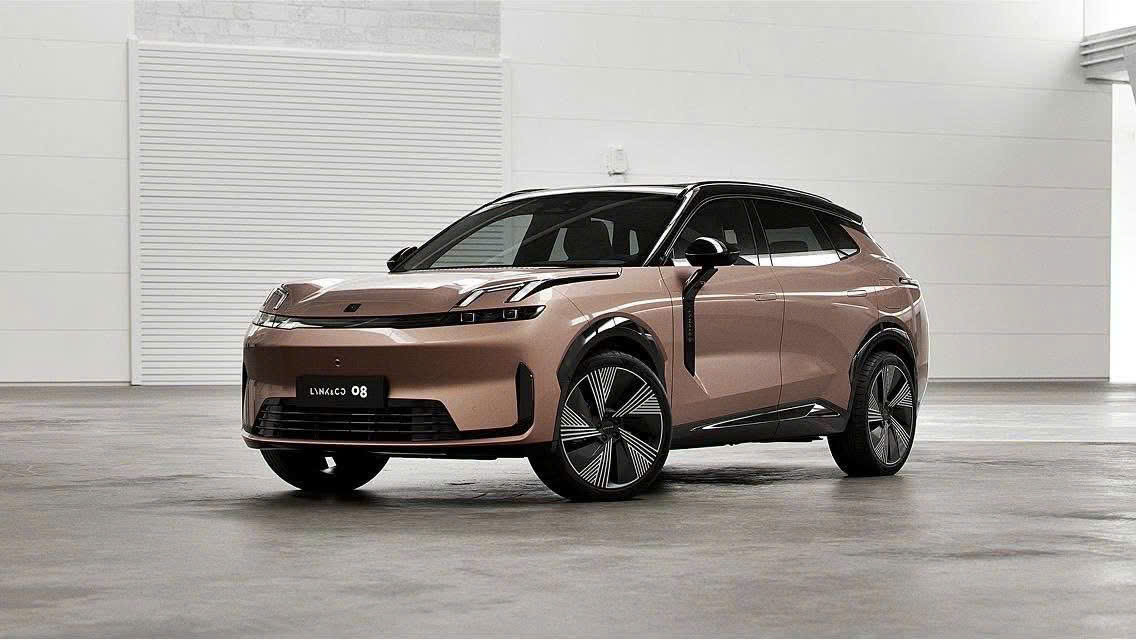 LYNK & CO 08